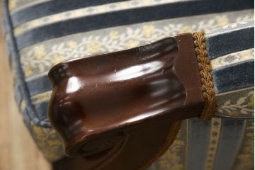 中古　美品　神戸洋家具　メープル不二屋　優雅な佇まいが魅力的な2人掛けソファ(ラウンジソファ、二人掛け、2P)(R-058566)