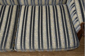 中古　美品　神戸洋家具　メープル不二屋　優雅な佇まいが魅力的な2人掛けソファ(ラウンジソファ、二人掛け、2P)(R-058566)