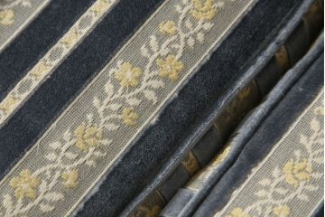 中古　美品　神戸洋家具　メープル不二屋　優雅な佇まいが魅力的な2人掛けソファ(ラウンジソファ、二人掛け、2P)(R-058566)