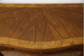 中古　美品　DREXEL HERITAGE JAPAN(ドレクセルヘリテイジジャパン)　気品あふれる佇まいが魅力的なコンソールテーブル(サイドテーブル)(R-058568)