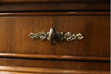 中古　美品　DREXEL HERITAGE JAPAN(ドレクセルヘリテイジジャパン)　気品あふれる佇まいが魅力的なコンソールテーブル(サイドテーブル)(R-058568)