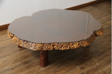 中古　大振り!　極厚天板　カリン材(花梨材)　貴重な鳥眼杢の木肌が魅力的な座卓(ローテーブル)(R-058576)