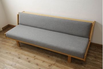北欧ビンテージ　オーク材　デンマーク製　ハンス・J・ウェグナー　GE258　優しい色合いのグレーが素敵な機能性抜群のデイベッド(ソファベッド、3人掛けソファ、ヴィンテージ)(R-058577)