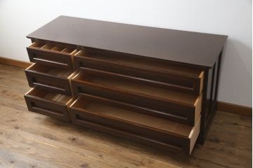 中古　松本民芸家具　落ち着きのある色味が素敵なローチェスト(高山デザイン、ローボード、引き出し)(R-058578)