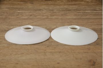 アンティーク照明　和製アンティーク　シンプルでありながらレトロな雰囲気を醸し出す平笠照明2個セット(天井照明、吊り下げ照明、ペンダントライト)(R-058584)
