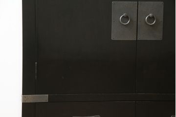 中古　国産　職人手造り家具　和モダンな雰囲気を醸し出す、珍しいデザインの収納棚(収納タンス、箪笥、サイドボード、戸棚)(R-058586)
