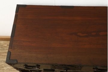 和製アンティーク　明治期　極上美品!黒漆　総桐材　松竹梅図　職人の技が生きる上手物の庄内小箪笥(小引き出し、引き出し)(R-058589)