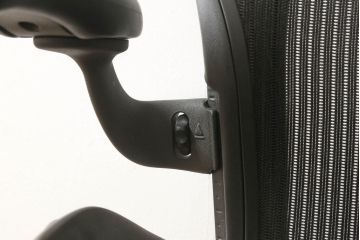 中古　Hermanmiller(ハーマンミラー社)　Bサイズ　座り心地を追求したアーロンチェア(オフィスチェア、アームチェア、ワークチェア)(R-058593)