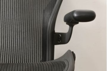 中古　Hermanmiller(ハーマンミラー社)　Bサイズ　座り心地を追求したアーロンチェア(オフィスチェア、アームチェア、ワークチェア)(R-058593)