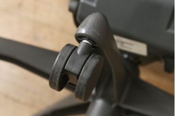 中古　Hermanmiller(ハーマンミラー社)　Bサイズ　座り心地を追求したアーロンチェア(オフィスチェア、アームチェア、ワークチェア)(R-058593)