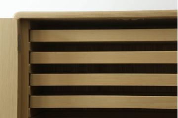 中古　美品　伝統工芸士　田澤謙介作　かくし付き　落ち着きを感じるシックなデザインの金具が印象的な加茂総桐箪笥(大丸、総桐たんす、着物箪笥、チェスト、引き出し)(R-058594)