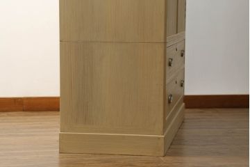 中古　美品　伝統工芸士　田澤謙介作　かくし付き　落ち着きを感じるシックなデザインの金具が印象的な加茂総桐箪笥(大丸、総桐たんす、着物箪笥、チェスト、引き出し)(R-058594)
