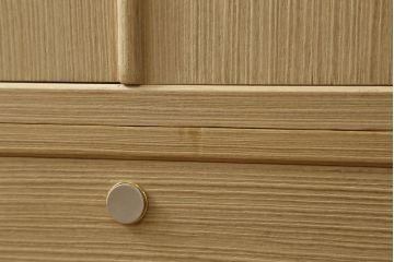 中古　美品　伝統工芸士　田澤謙介作　かくし付き　落ち着きを感じるシックなデザインの金具が印象的な加茂総桐箪笥(大丸、総桐たんす、着物箪笥、チェスト、引き出し)(R-058594)