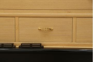 中古　極上美品　香川漆器　伝統工芸士・小松庄一作　かくし付き　桐材　色彩豊かな漆絵が優美な存在感を放つ衣装箪笥(着物箪笥、収納箪笥、引き出し、桐箪笥)(R-058595)