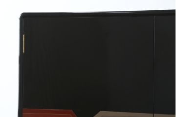 中古　極上美品　香川漆器　伝統工芸士・小松庄一作　かくし付き　桐材　色彩豊かな漆絵が優美な存在感を放つ衣装箪笥(着物箪笥、収納箪笥、引き出し、桐箪笥)(R-058595)
