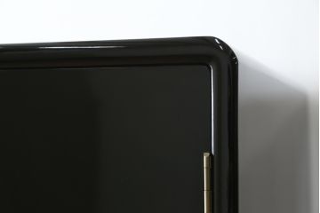 中古　極上美品　香川漆器　伝統工芸士・小松庄一作　かくし付き　桐材　色彩豊かな漆絵が優美な存在感を放つ衣装箪笥(着物箪笥、収納箪笥、引き出し、桐箪笥)(R-058595)