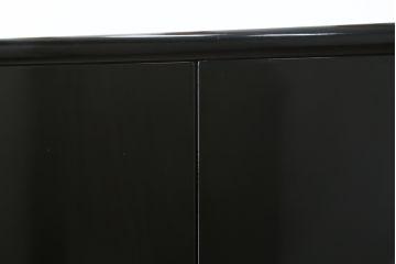 中古　極上美品　香川漆器　伝統工芸士・小松庄一作　かくし付き　桐材　色彩豊かな漆絵が優美な存在感を放つ衣装箪笥(着物箪笥、収納箪笥、引き出し、桐箪笥)(R-058595)
