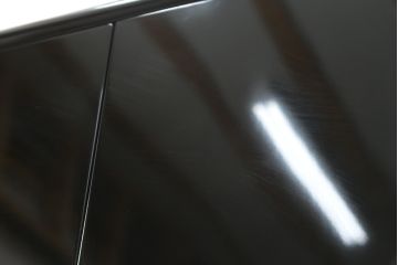 中古　極上美品　香川漆器　伝統工芸士・小松庄一作　かくし付き　桐材　色彩豊かな漆絵が優美な存在感を放つ衣装箪笥(着物箪笥、収納箪笥、引き出し、桐箪笥)(R-058595)