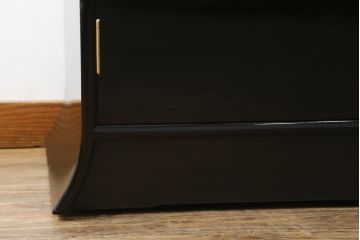 中古　極上美品　香川漆器　伝統工芸士・小松庄一作　かくし付き　桐材　色彩豊かな漆絵が優美な存在感を放つ衣装箪笥(着物箪笥、収納箪笥、引き出し、桐箪笥)(R-058595)