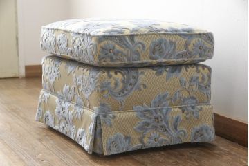 中古　超美品　DREXEL HERITAGE(ドレクセルヘリテイジ)　 Upholstery(アップホルスタリー)　エレガントな佇まいのオットマン(フットスツール、1人掛けソファ、椅子)(R-058597)
