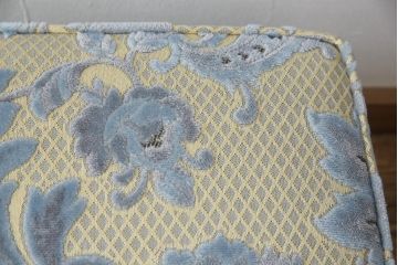 中古　超美品　DREXEL HERITAGE(ドレクセルヘリテイジ)　 Upholstery(アップホルスタリー)　エレガントな佇まいのオットマン(フットスツール、1人掛けソファ、椅子)(R-058597)