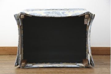 中古　超美品　DREXEL HERITAGE(ドレクセルヘリテイジ)　 Upholstery(アップホルスタリー)　エレガントな佇まいのオットマン(フットスツール、1人掛けソファ、椅子)(R-058597)