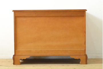中古　横浜クラシック家具　ダニエル(Daniel)　ドレッサーリメイク　艶やかな木肌が高級感を醸し出すサイドボード(サイドチェスト、洋服タンス、引き出し)(R-058604)