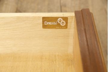 中古　美品　DREXEL HERITAGE JAPAN(ドレクセルヘリテイジジャパン)　594-324　クラシカルなデザインが美しいエンドテーブル(ナイトテーブル、サイドテーブル、サイドチェスト)(R-058606)