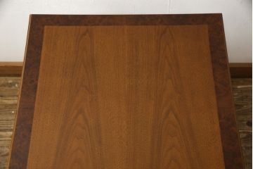 中古　美品　DREXEL HERITAGE JAPAN(ドレクセルヘリテイジジャパン)　594-324　クラシカルなデザインが美しいエンドテーブル(ナイトテーブル、サイドテーブル、サイドチェスト)(R-058606)