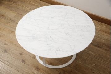 中古　美品　arflex(アルフレックス)　UVI(ウビ)　ラウラ・グリツィオッティデザイン　高級感あふれる大理石天板のセンターテーブル(サイドテーブル、コーヒーテーブル、ラウンドテーブル)(定価約22万8千円円)(R-058612)