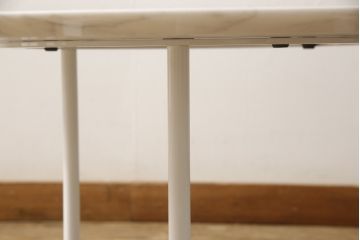 中古　美品　arflex(アルフレックス)　UVI(ウビ)　ラウラ・グリツィオッティデザイン　高級感あふれる大理石天板のセンターテーブル(サイドテーブル、コーヒーテーブル、ラウンドテーブル)(定価約22万8千円円)(R-058612)