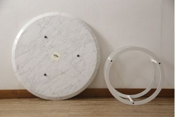 中古　美品　arflex(アルフレックス)　UVI(ウビ)　ラウラ・グリツィオッティデザイン　高級感あふれる大理石天板のセンターテーブル(サイドテーブル、コーヒーテーブル、ラウンドテーブル)(定価約22万8千円円)(R-058612)