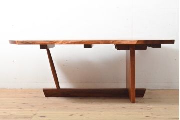 和製ヴィンテージ　ジョージナカシマ　桜製作所　ウォールナット　MINGUREN(ミングレン)　素材の形を活かしたデザインが魅力的な低めのダイニングテーブル(ジョージ・ナカシマ、コーヒーテーブル、センターテーブル、机、作業台、ビンテージ)(R058613)