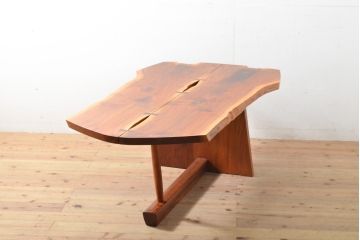 和製ヴィンテージ　ジョージナカシマ　桜製作所　ウォールナット　MINGUREN(ミングレン)　素材の形を活かしたデザインが魅力的な低めのダイニングテーブル(ジョージ・ナカシマ、コーヒーテーブル、センターテーブル、机、作業台、ビンテージ)(R058613)