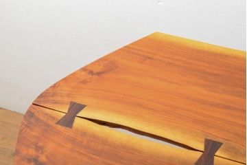 和製ヴィンテージ　ジョージナカシマ　桜製作所　ウォールナット　MINGUREN(ミングレン)　素材の形を活かしたデザインが魅力的な低めのダイニングテーブル(ジョージ・ナカシマ、コーヒーテーブル、センターテーブル、机、作業台、ビンテージ)(R058613)