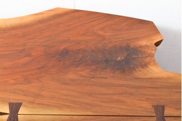 和製ヴィンテージ　ジョージナカシマ　桜製作所　ウォールナット　MINGUREN(ミングレン)　素材の形を活かしたデザインが魅力的な低めのダイニングテーブル(ジョージ・ナカシマ、コーヒーテーブル、センターテーブル、机、作業台、ビンテージ)(R058613)