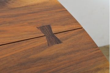 和製ヴィンテージ　ジョージナカシマ　桜製作所　ウォールナット　MINGUREN(ミングレン)　素材の形を活かしたデザインが魅力的な低めのダイニングテーブル(ジョージ・ナカシマ、コーヒーテーブル、センターテーブル、机、作業台、ビンテージ)(R058613)