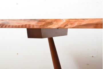 和製ヴィンテージ　ジョージナカシマ　桜製作所　ウォールナット　MINGUREN(ミングレン)　素材の形を活かしたデザインが魅力的な低めのダイニングテーブル(ジョージ・ナカシマ、コーヒーテーブル、センターテーブル、机、作業台、ビンテージ)(R058613)