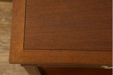 中古　美品　DREXEL HERITAGE(ドレクセルヘリテイジ)　品のある佇まいが美しいサイドテーブル(電話台、ナイトテーブル、コンソールテーブル)(R-058620)