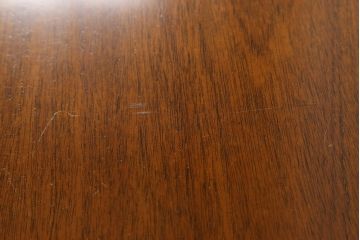 中古　美品　DREXEL HERITAGE(ドレクセルヘリテイジ)　品のある佇まいが美しいサイドテーブル(電話台、ナイトテーブル、コンソールテーブル)(R-058620)