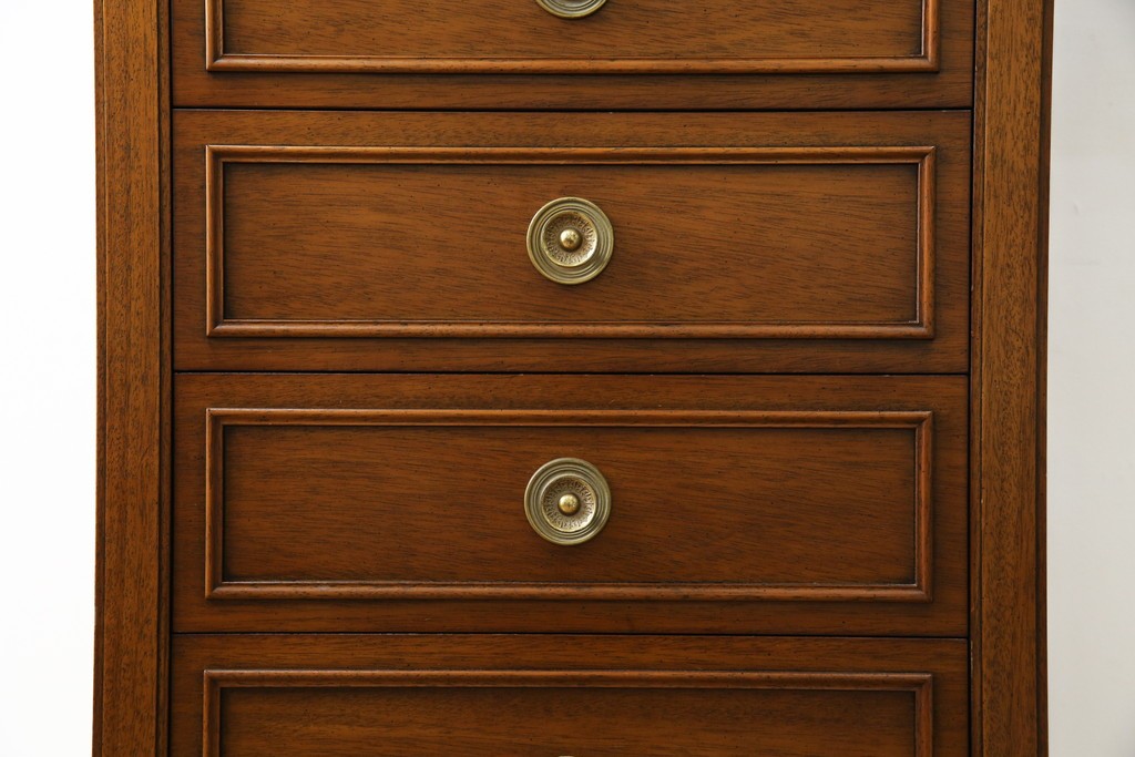 中古　DREXEL HERITAGE(ドレクセルヘリテイジ)　Triune(トライユン)　気品ある佇まいが美しいランジェリーチェスト(サイドチェスト、引き出し)　定価約43万円相当　(R-058621)