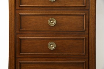 中古　DREXEL HERITAGE(ドレクセルヘリテイジ)　Triune(トライユン)　気品ある佇まいが美しいランジェリーチェスト(サイドチェスト、引き出し)　定価約43万円相当　(R-058621)