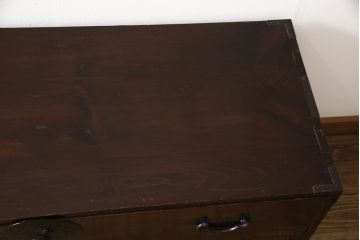 和製アンティーク　前面栗材　漆の綺麗な二段重ね米沢箪笥(時代箪笥、和タンス、収納たんす、衣装箪笥、チェスト、引き出し)(R-058623)