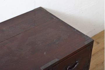 和製アンティーク　前面栗材　漆の綺麗な二段重ね米沢箪笥・上段(時代箪笥、和タンス、収納たんす、衣装箪笥、チェスト、引き出し)(R-058624)