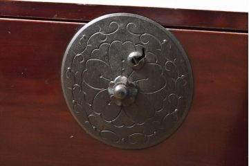 和製アンティーク　前面栗材　漆の綺麗な二段重ね米沢箪笥・上段(時代箪笥、和タンス、収納たんす、衣装箪笥、チェスト、引き出し)(R-058624)