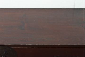 和製アンティーク　前面栗材　漆の綺麗な二段重ね米沢箪笥・下段(時代箪笥、和タンス、収納たんす、衣装箪笥、チェスト、引き出し)(R-058625)