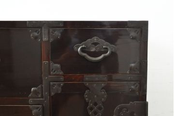 和製アンティーク　極上美品!　前板栗材　漆のキレイな米沢箪笥(和タンス、衣装たんす、時代箪笥、引き出し)(R-058626)