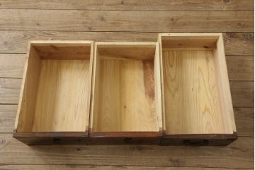 和製アンティーク　極上美品!　前板栗材　漆のキレイな米沢箪笥・上段(和タンス、衣装たんす、時代箪笥、引き出し)(R-058627)