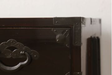 和製アンティーク　極上美品!　前板栗材　漆のキレイな米沢箪笥・上段(和タンス、衣装たんす、時代箪笥、引き出し)(R-058627)