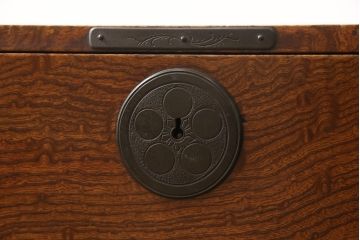 和製アンティーク　上手物!　前面欅(ケヤキ)材　玉杢　供縁　美しい木の風合いを存分に堪能できる仙台箪笥・上段(和タンス、衣装タンス、時代箪笥、引き出し)(R-058632)